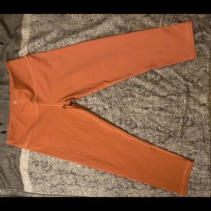 Buff bunny cropped leggings